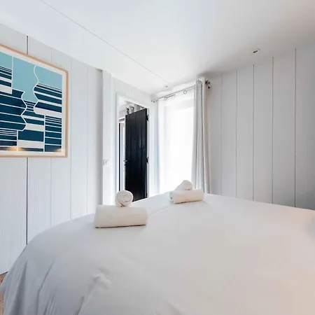 Salines Кемпинг Йер